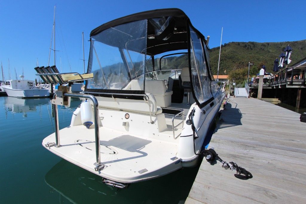 Rinker Fiesta Vee 280 Boat for Sale