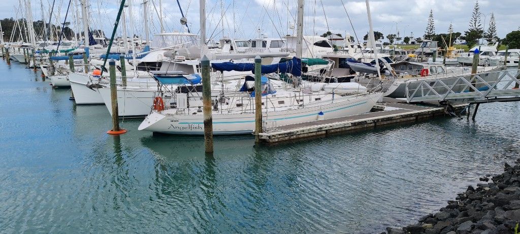 Hylas 42 Boat for Sale