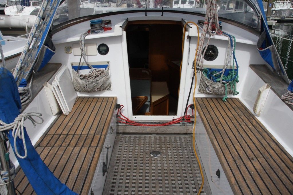 Comfortable Tidy Coastal Cruiser Boat for Sale