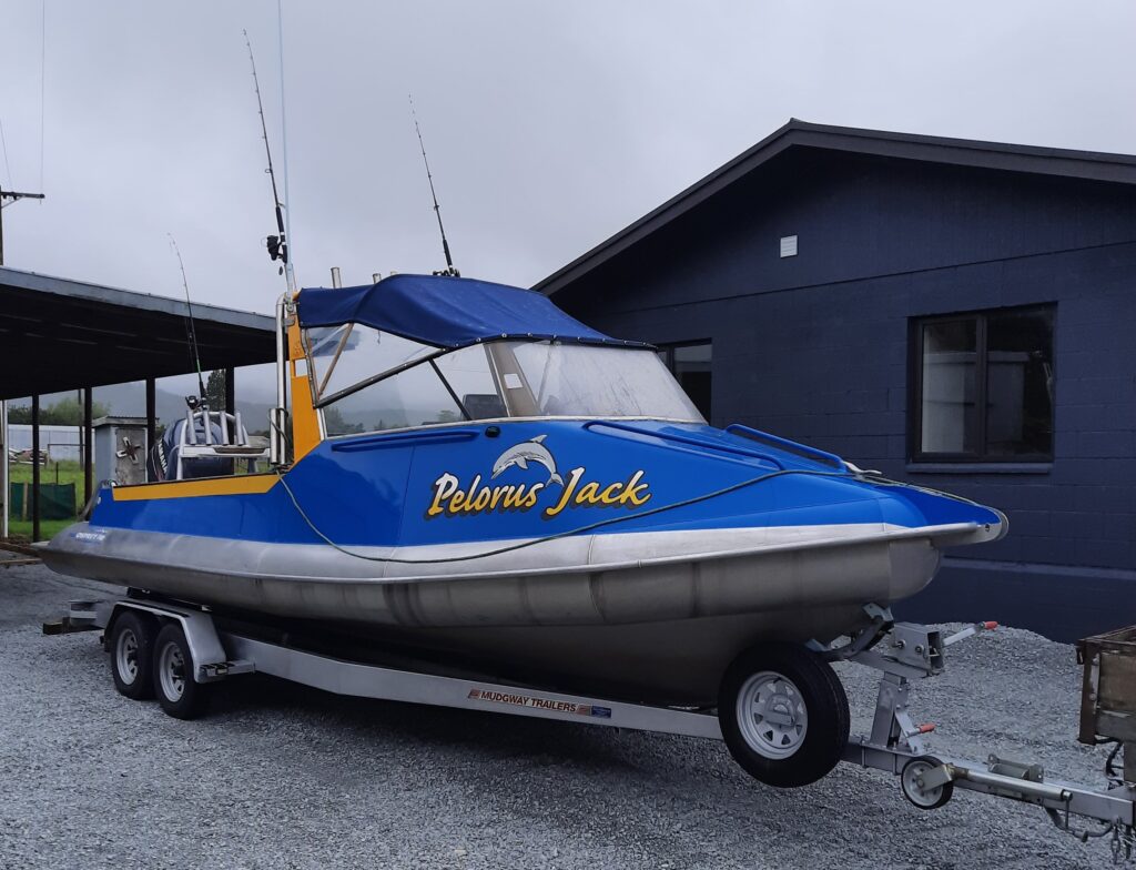 Osprey 740 Power Boat, 2002 Boat for Sale