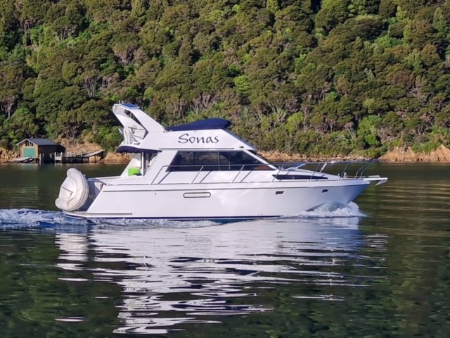 1992 Oliver 35 Planning Launch Boat for Sale