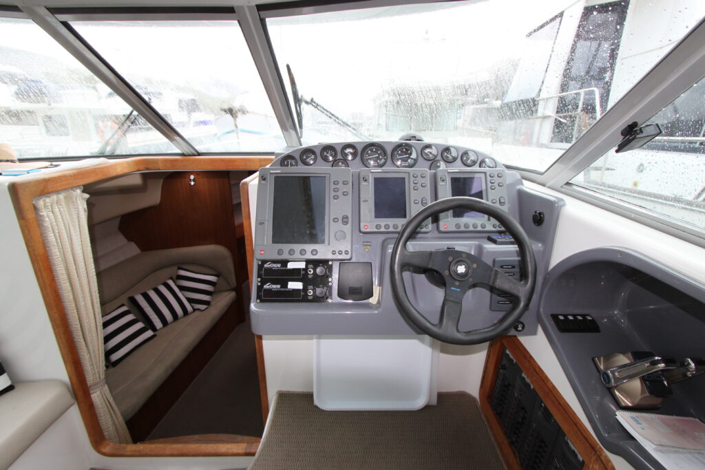 2006 Rayglass Legend 4000 Boat for Sale