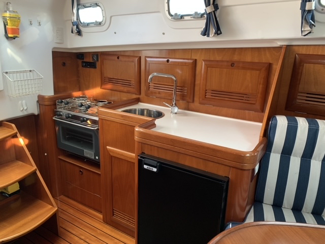 Beneteau Ombrine – 960 Boat for Sale