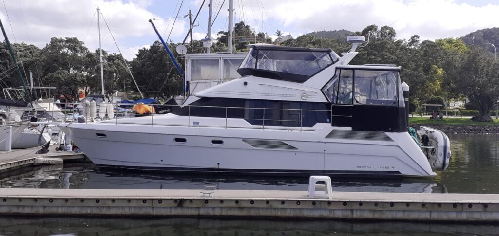 Bayliner 4387 the ultimate liveaboard coastal cruiser Boat for Sale