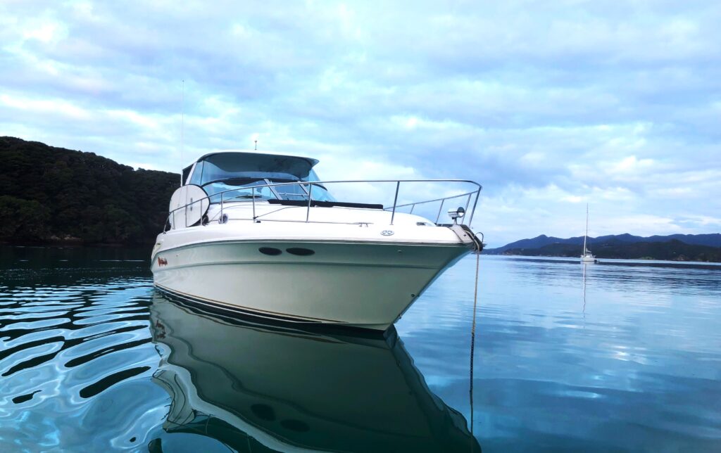 Searay 340 Sundancer: Stunning, sleek and spacious Boat for Sale
