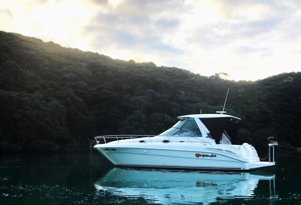 Searay 340 Sundancer: Stunning, sleek and spacious Boat for Sale