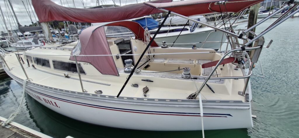Lotus 10.6 – Well Presented Boat for Sale