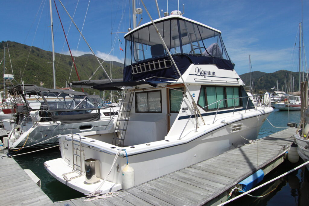 Mariner 380 Flybridge Boat for Sale
