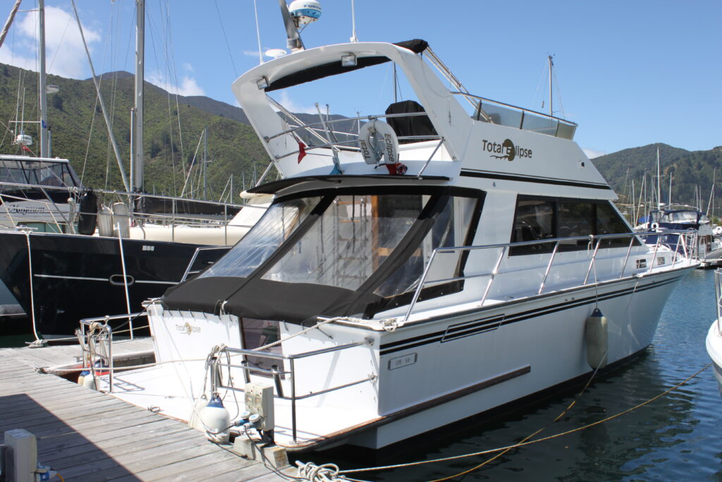 Pelin Eclipse,  Large volume planing Launch. Boat for Sale