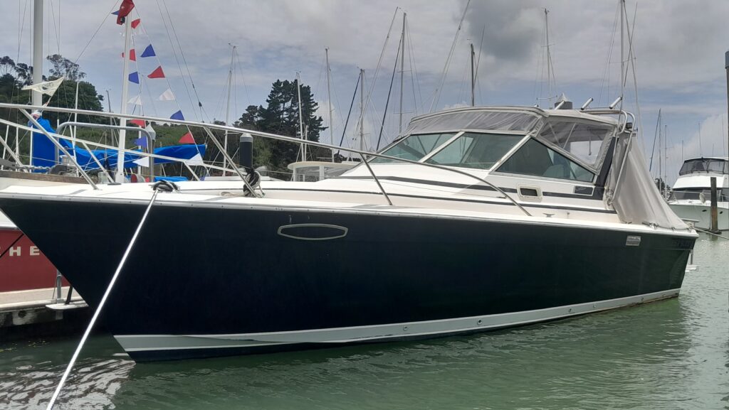 Riviera 28 Sport Fisher: A comfortable smooth ride Boat for Sale