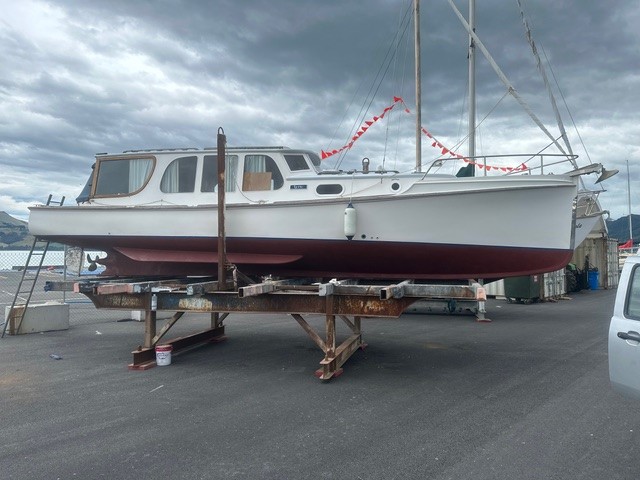 Modern classic  Logan 33 Launch. Boat for Sale