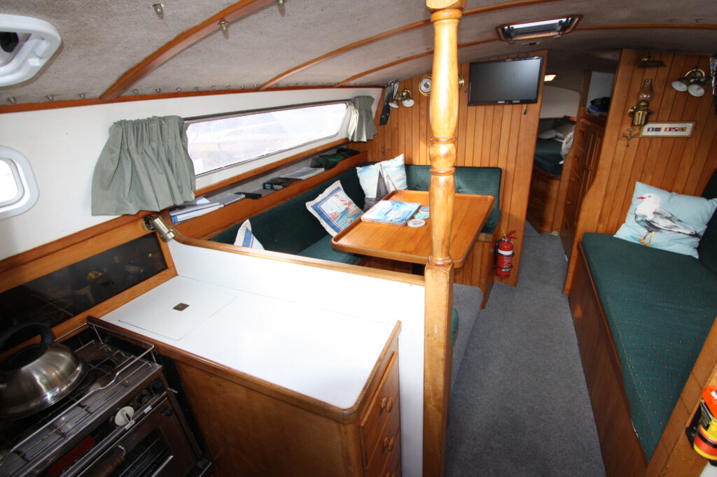 9.5 Raven 31 Yacht 1986 Boat for Sale