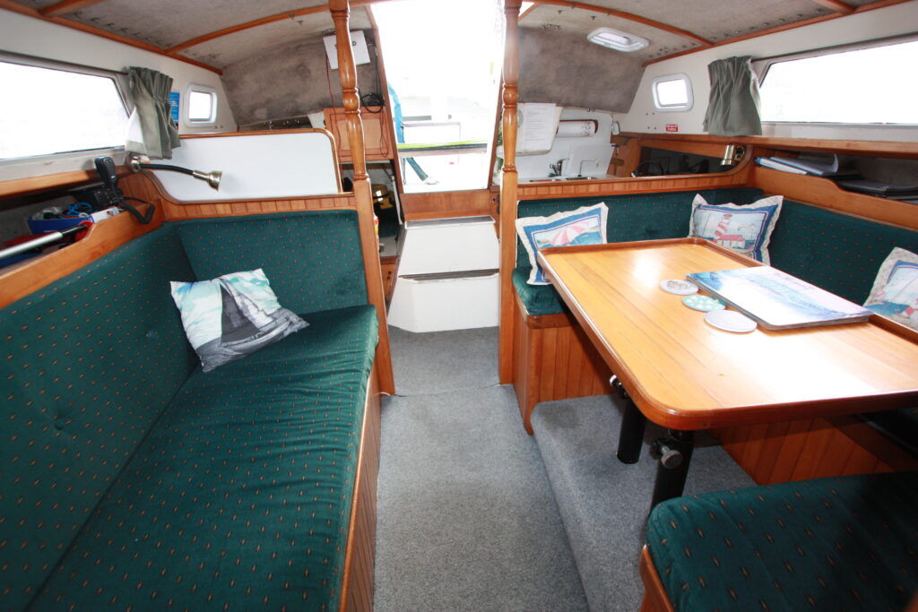 9.5 Raven 31 Yacht 1986 Boat for Sale