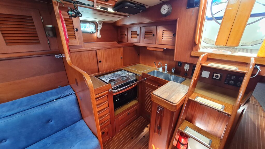 Hallberg Rassy 42E Boat for Sale