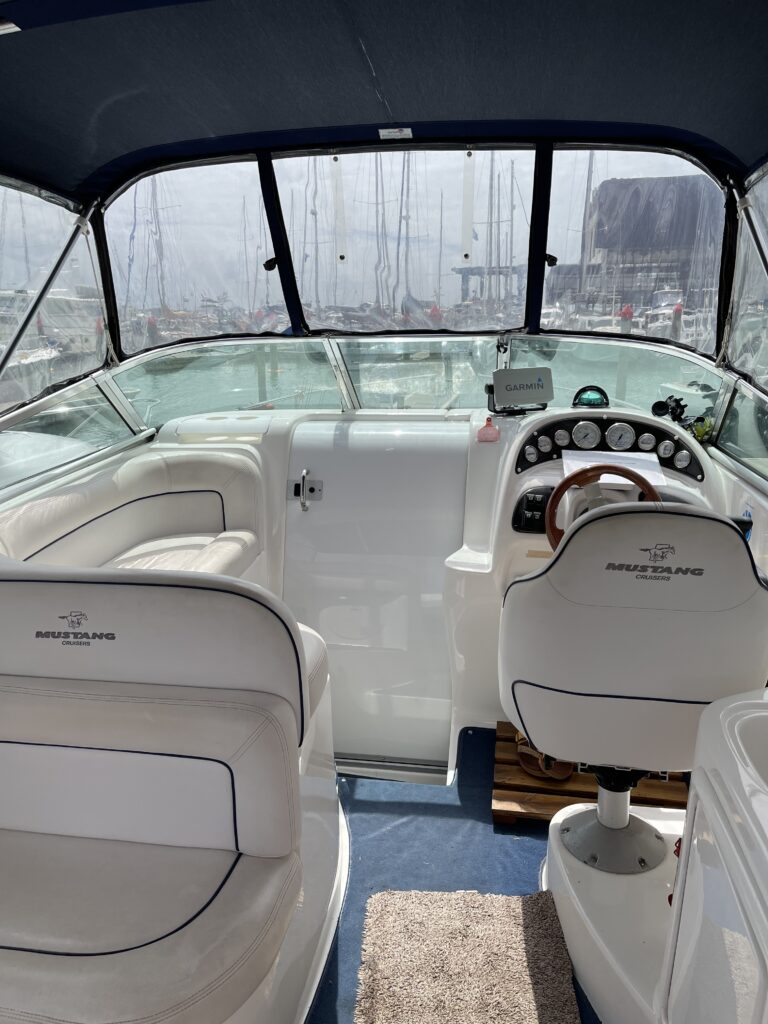 Mustang 2800 Sports Series 3 Boat for Sale