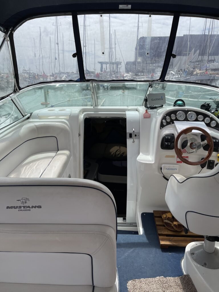 Mustang 2800 Sports Series 3 Boat for Sale